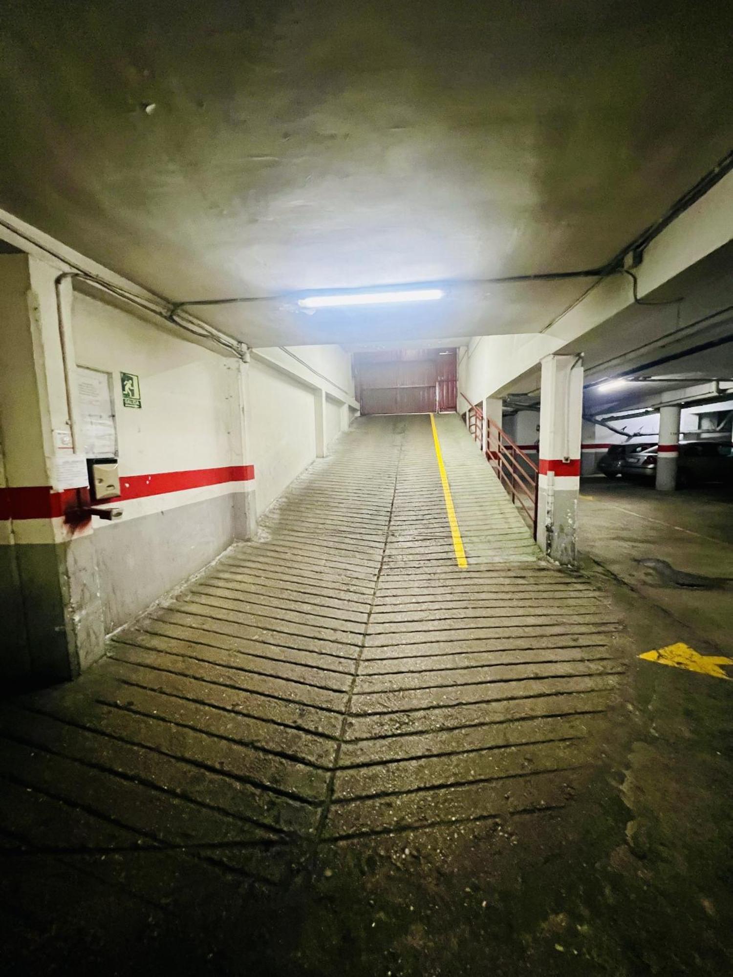 A Orillas Del Pilar Con Parking Zaragoza Bagian luar foto