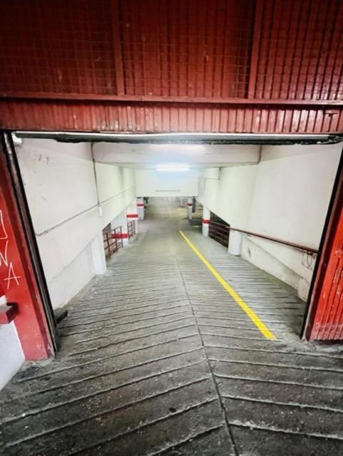 A Orillas Del Pilar Con Parking Zaragoza Bagian luar foto