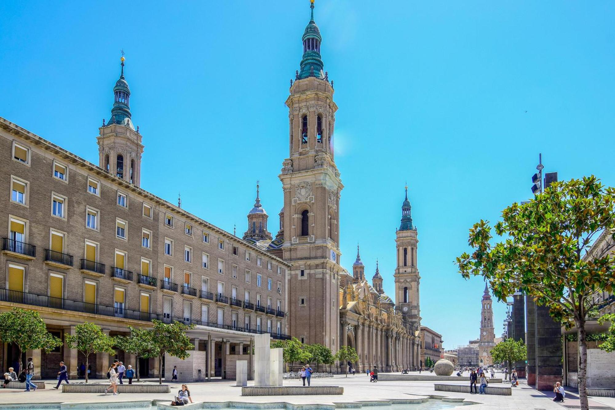 A Orillas Del Pilar Con Parking Zaragoza Bagian luar foto